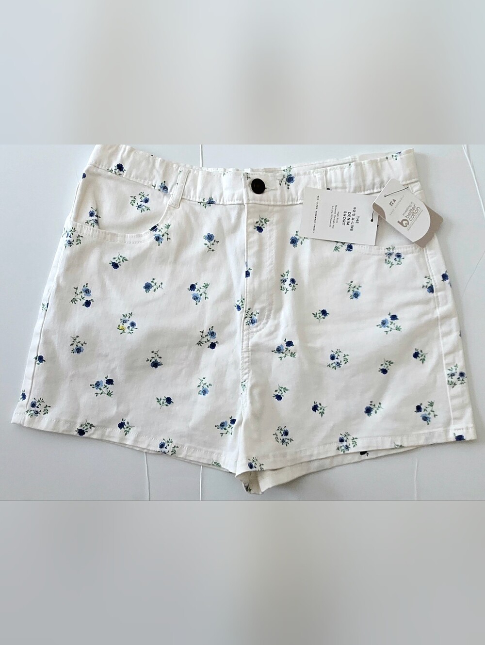 Women’s White Floral Print Denim Shorts